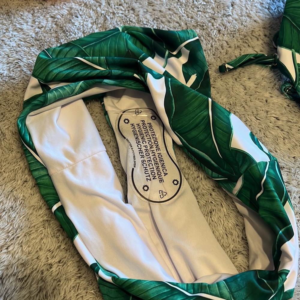 Bikini set ๐๐ - Picture 2 of 3
